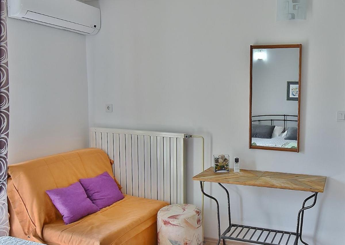 Apartments Ruzica Banjol Екстериор снимка