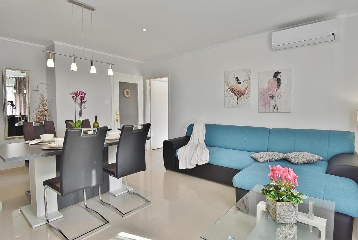Apartments Ruzica Banjol Екстериор снимка