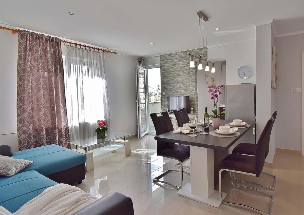 Apartments Ruzica Banjol Екстериор снимка