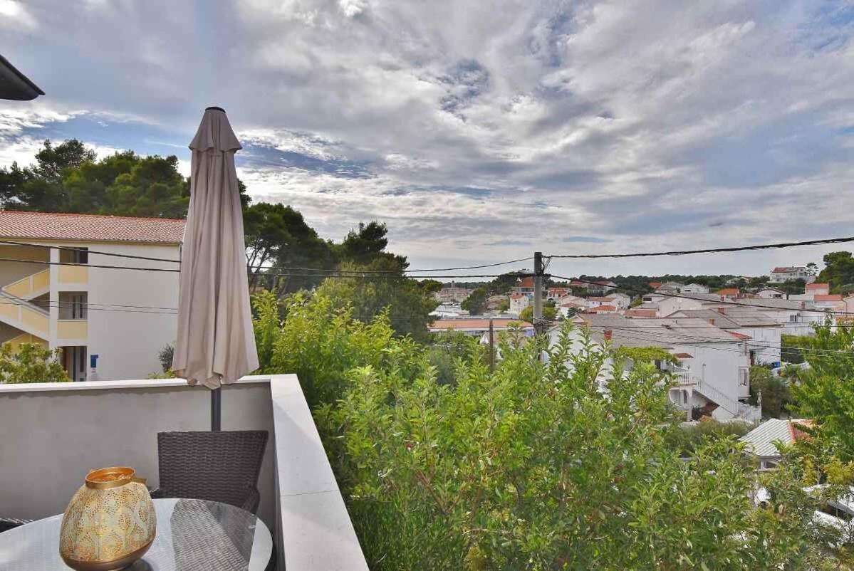 Apartments Ruzica Banjol Екстериор снимка