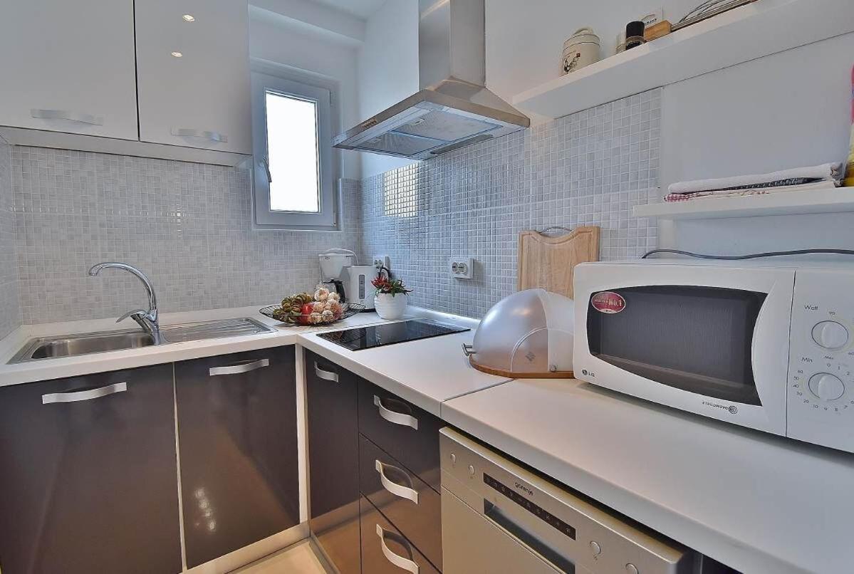 Apartments Ruzica Banjol Екстериор снимка