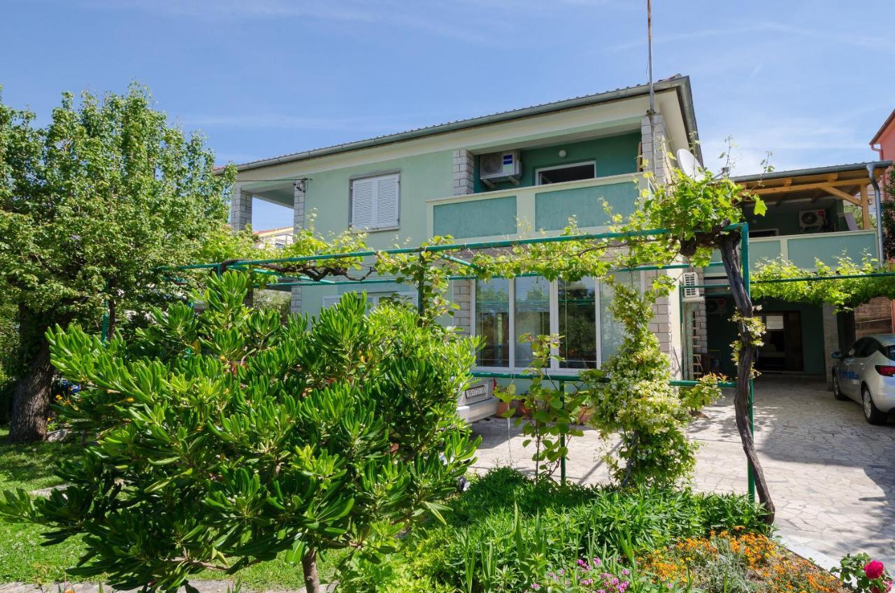 Apartments Ruzica Banjol Екстериор снимка
