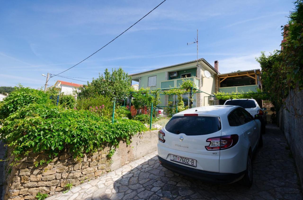 Apartments Ruzica Banjol Екстериор снимка