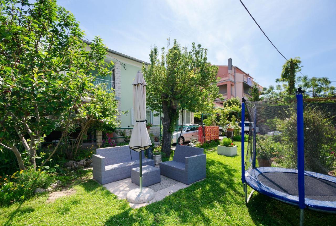 Apartments Ruzica Banjol Екстериор снимка