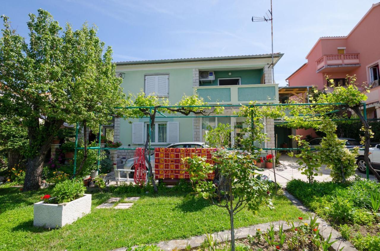 Apartments Ruzica Banjol Екстериор снимка